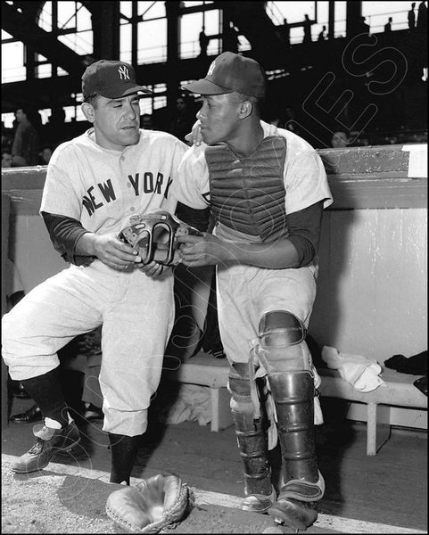 Yogi Berra Elston Howard 8X10 Photo - New York Yankees - 1646