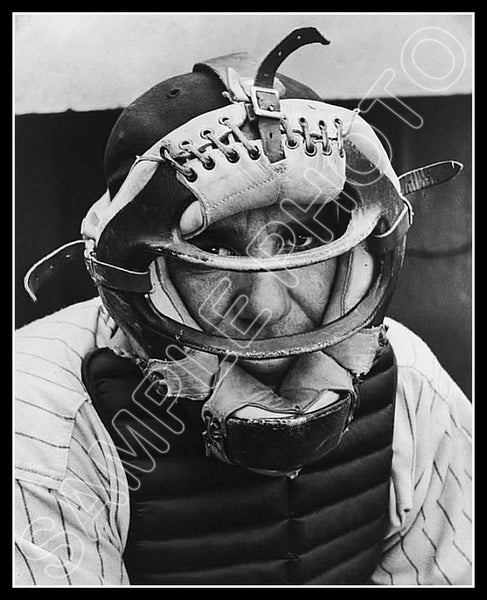 Yogi Berra 8X10 Photo - 1961 New York Yankees - 131