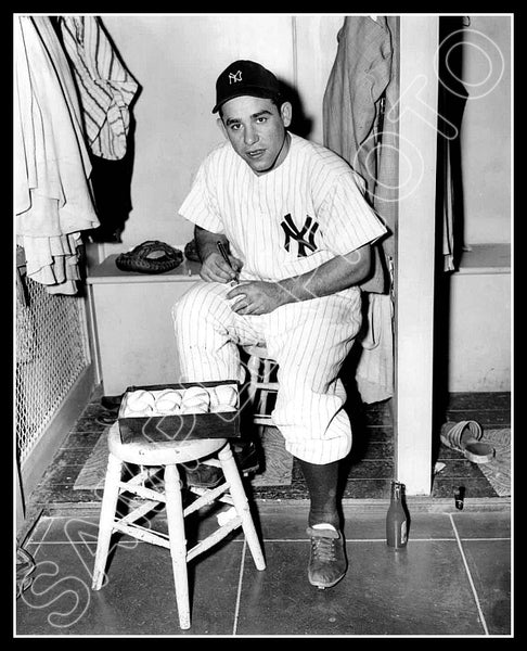 Yogi Berra 8X10 Photo - 1951 New York Yankees - 134