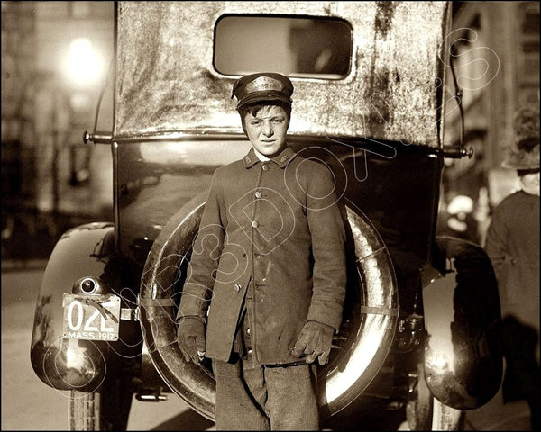 Messenger Boy 8X10 Photo - 1917 Boston Massachusetts - 2437