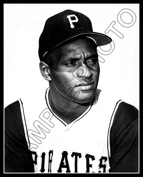 Roberto Clemente 8X10 Photo - Pittsburgh Pirates - 165