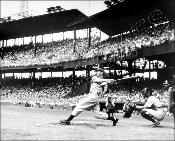 Joe Dimaggio 8X10 Photo - New York Yankees - 1528