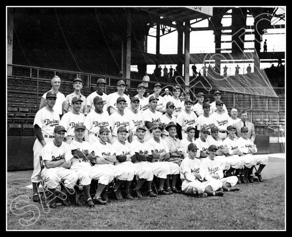1947 Brooklyn Dodgers 8X10 Photo - Robinson Reese Snider - 2132
