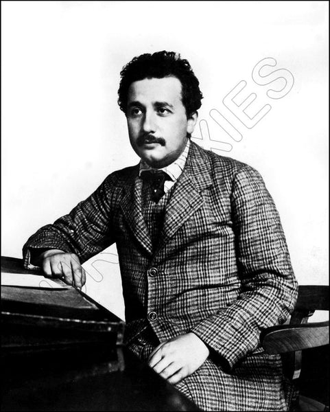 Albert Einstein 8X10 Photo - 2769