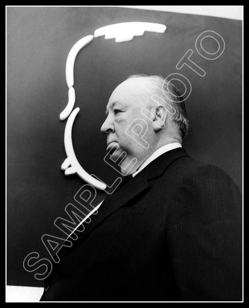 Alfred Hitchcock 8X10 Photo - 3190