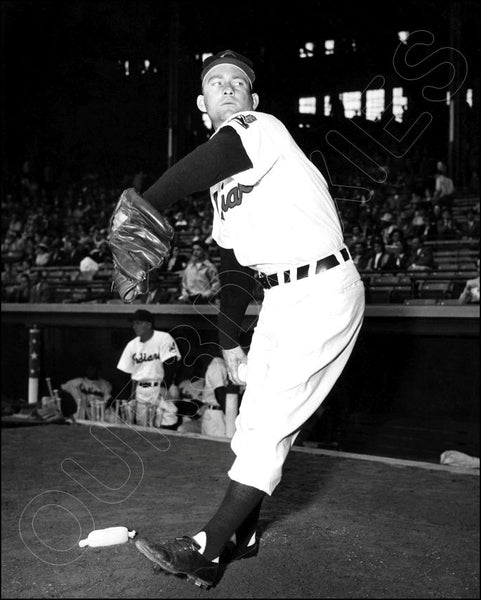 Bob Lemon 8X10 Photo - Cleveland Indians - 1349