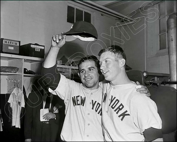 Mickey Mantle Yogi Berra 8X10 Photo - New York Yankees  - 3299