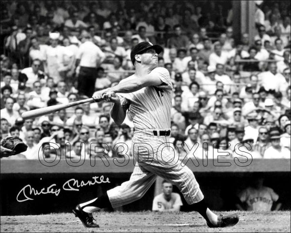 Mickey Mantle 8X10 Photo - Autographed New York Yankees - 495