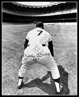 Mickey Mantle 8X10 Photo - Autographed New York Yankees - 528