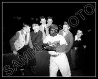 Jackie Robinson 8X10 Photo - Brooklyn Dodgers - 640