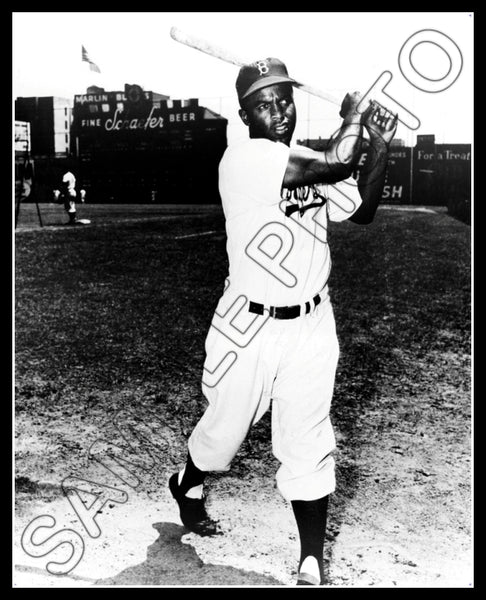 Jackie Robinson 8X10 Photo - Brooklyn Dodgers - 641