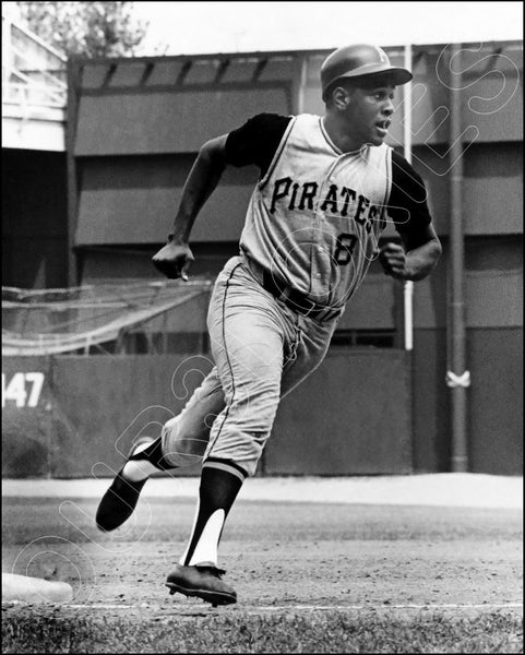 Willie Stargell 8X10 Photo - 1965 Pittsburgh Pirates - 1402